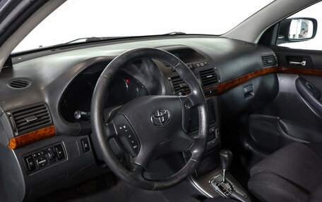 Toyota Avensis III рестайлинг, 2005 год, 742 000 рублей, 16 фотография