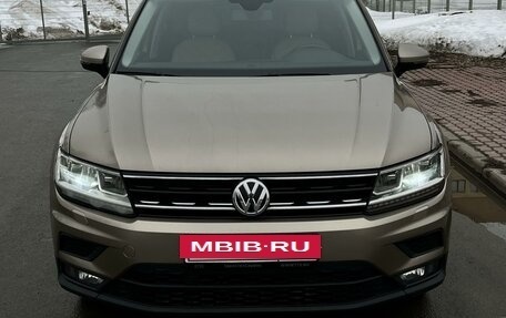 Volkswagen Tiguan II, 2019 год, 2 452 000 рублей, 7 фотография