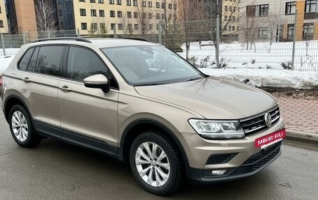 Volkswagen Tiguan II, 2019 год, 2 452 000 рублей, 6 фотография