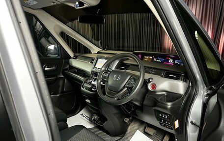 Honda Freed II, 2017 год, 1 725 000 рублей, 7 фотография