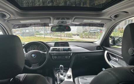 BMW 3 серия, 2018 год, 2 600 000 рублей, 13 фотография