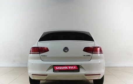 Volkswagen Passat B8 рестайлинг, 2016 год, 1 780 000 рублей, 4 фотография