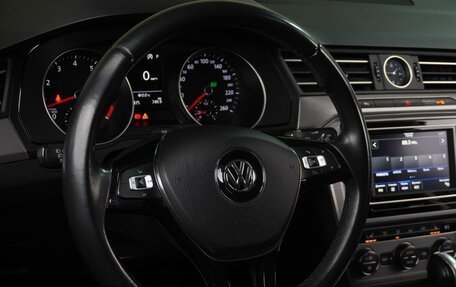Volkswagen Passat B8 рестайлинг, 2016 год, 1 780 000 рублей, 14 фотография