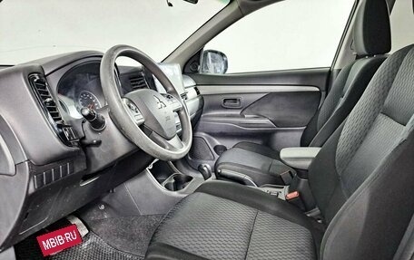 Mitsubishi Outlander III рестайлинг 3, 2013 год, 1 498 400 рублей, 16 фотография