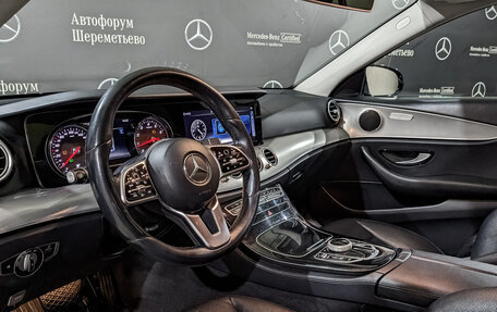 Mercedes-Benz E-Класс, 2018 год, 2 200 000 рублей, 15 фотография