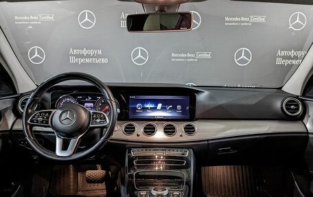 Mercedes-Benz E-Класс, 2018 год, 2 200 000 рублей, 14 фотография
