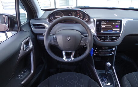 Peugeot 2008 II, 2014 год, 1 180 000 рублей, 10 фотография