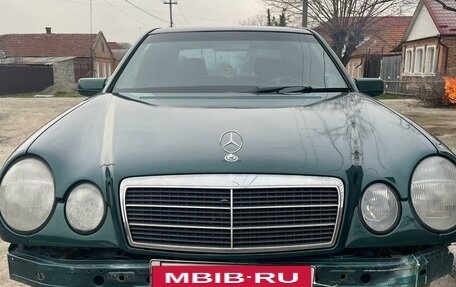 Mercedes-Benz E-Класс, 1998 год, 600 000 рублей, 2 фотография