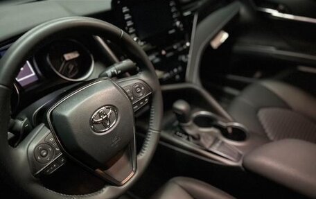 Toyota Camry, 2022 год, 3 500 000 рублей, 2 фотография