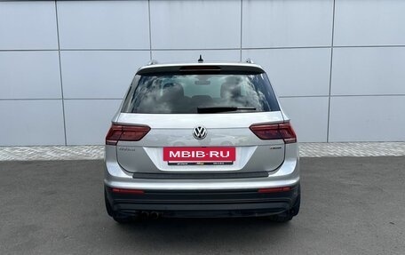 Volkswagen Tiguan II, 2019 год, 2 990 000 рублей, 6 фотография