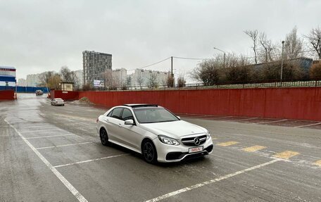 Mercedes-Benz E-Класс, 2015 год, 2 250 000 рублей, 3 фотография