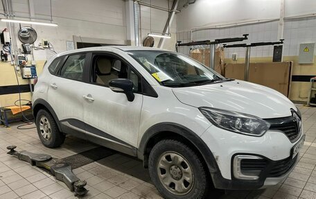 Renault Kaptur I рестайлинг, 2017 год, 1 350 000 рублей, 2 фотография