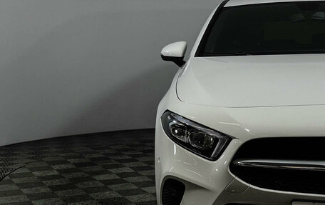 Mercedes-Benz A-Класс, 2018 год, 2 990 000 рублей, 15 фотография