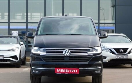 Volkswagen Multivan T6 рестайлинг, 2021 год, 7 789 000 рублей, 2 фотография