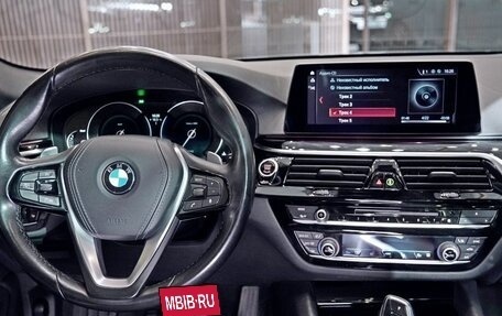 BMW 5 серия, 2018 год, 3 784 000 рублей, 16 фотография