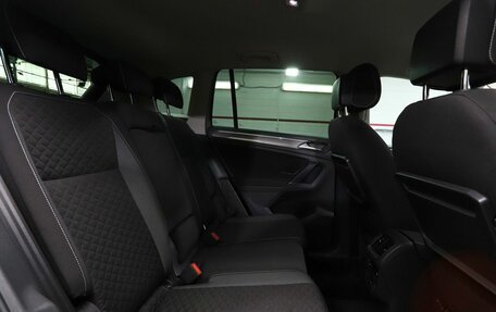 Volkswagen Tiguan II, 2018 год, 2 980 000 рублей, 20 фотография