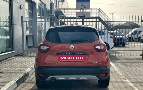 Renault Kaptur I рестайлинг, 2017 год, 1 596 000 рублей, 4 фотография