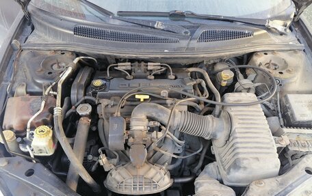 Dodge Stratus II, 2004 год, 300 000 рублей, 13 фотография