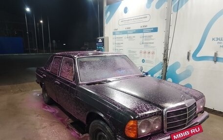 Mercedes-Benz W123, 1981 год, 130 000 рублей, 2 фотография