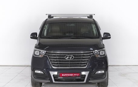 Hyundai Grand Starex Grand Starex I рестайлинг 2, 2018 год, 4 240 000 рублей, 3 фотография