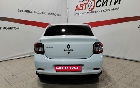Renault Logan II, 2018 год, 900 000 рублей, 6 фотография