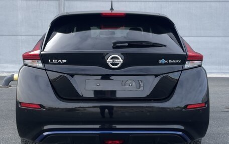 Nissan Leaf II, 2018 год, 2 200 000 рублей, 6 фотография