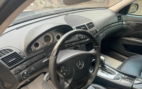 Mercedes-Benz E-Класс, 2005 год, 980 000 рублей, 9 фотография
