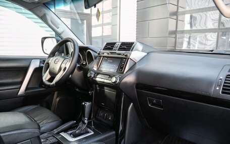 Toyota Land Cruiser Prado 150 рестайлинг 2, 2013 год, 3 398 000 рублей, 21 фотография