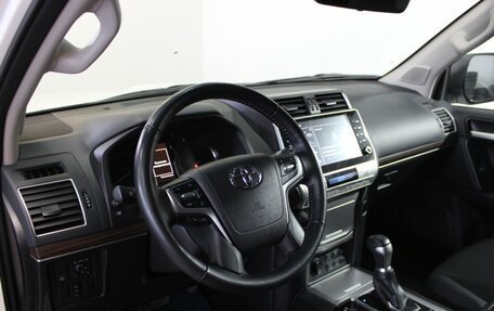 Toyota Land Cruiser Prado 150 рестайлинг 2, 2021 год, 6 649 000 рублей, 13 фотография