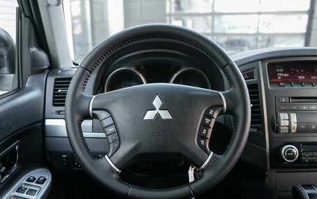 Mitsubishi Pajero IV, 2011 год, 2 229 000 рублей, 10 фотография