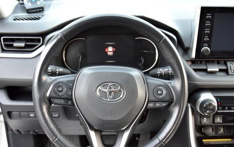 Toyota RAV4, 2020 год, 3 995 000 рублей, 20 фотография