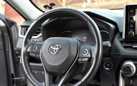 Toyota RAV4, 2020 год, 3 995 000 рублей, 21 фотография