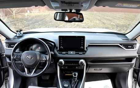 Toyota RAV4, 2020 год, 3 995 000 рублей, 22 фотография