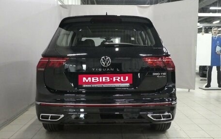 Volkswagen Tiguan II, 2023 год, 5 917 600 рублей, 6 фотография