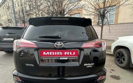Toyota RAV4, 2017 год, 2 580 000 рублей, 6 фотография