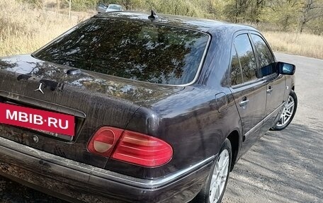 Mercedes-Benz E-Класс, 1997 год, 480 000 рублей, 6 фотография