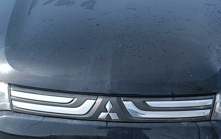 Mitsubishi Outlander III рестайлинг 3, 2014 год, 1 800 000 рублей, 6 фотография
