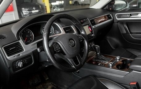 Volkswagen Touareg III, 2014 год, 2 799 000 рублей, 2 фотография