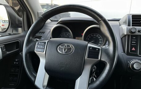 Toyota Land Cruiser Prado 150 рестайлинг 2, 2014 год, 3 369 000 рублей, 13 фотография