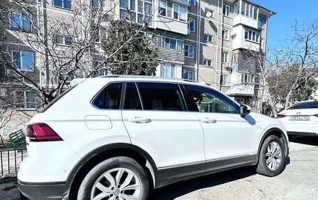 Volkswagen Tiguan II, 2020 год, 3 600 000 рублей, 2 фотография