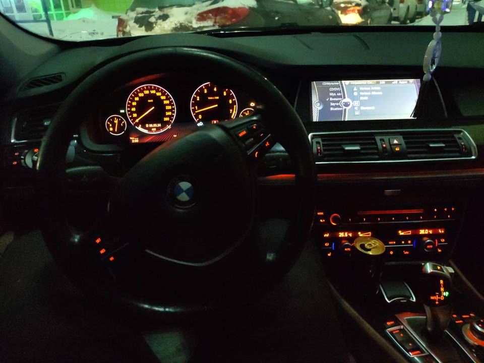 BMW 5 серия GT, 2011 год, 1 700 000 рублей, 12 фотография