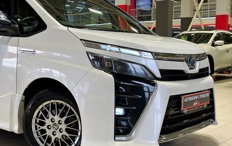 Toyota Voxy III, 2019 год, 2 847 000 рублей, 9 фотография