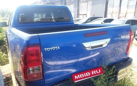 Toyota Hilux VIII, 2017 год, 1 700 000 рублей, 4 фотография