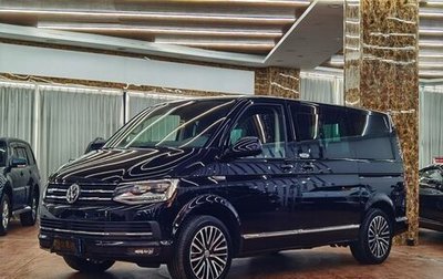 Volkswagen Multivan T6 рестайлинг, 2019 год, 6 637 000 рублей, 1 фотография