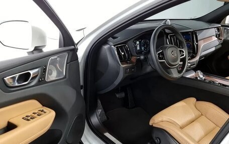 Volvo XC60 II, 2021 год, 4 270 340 рублей, 10 фотография