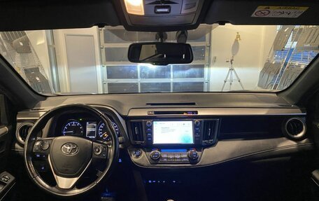 Toyota RAV4, 2019 год, 2 990 000 рублей, 9 фотография