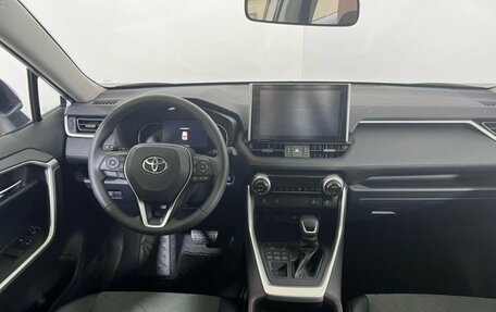 Toyota RAV4, 2023 год, 4 900 000 рублей, 12 фотография