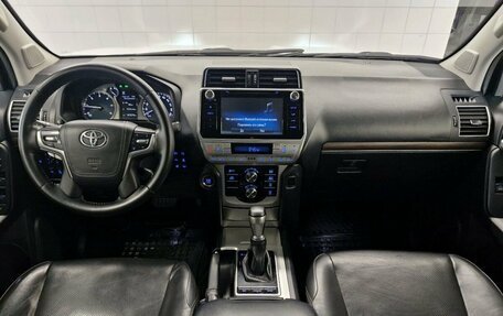 Toyota Land Cruiser Prado 150 рестайлинг 2, 2018 год, 5 200 000 рублей, 6 фотография