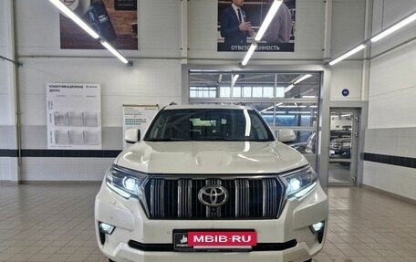 Toyota Land Cruiser Prado 150 рестайлинг 2, 2018 год, 5 200 000 рублей, 2 фотография