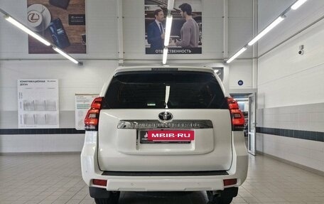 Toyota Land Cruiser Prado 150 рестайлинг 2, 2018 год, 5 200 000 рублей, 5 фотография
